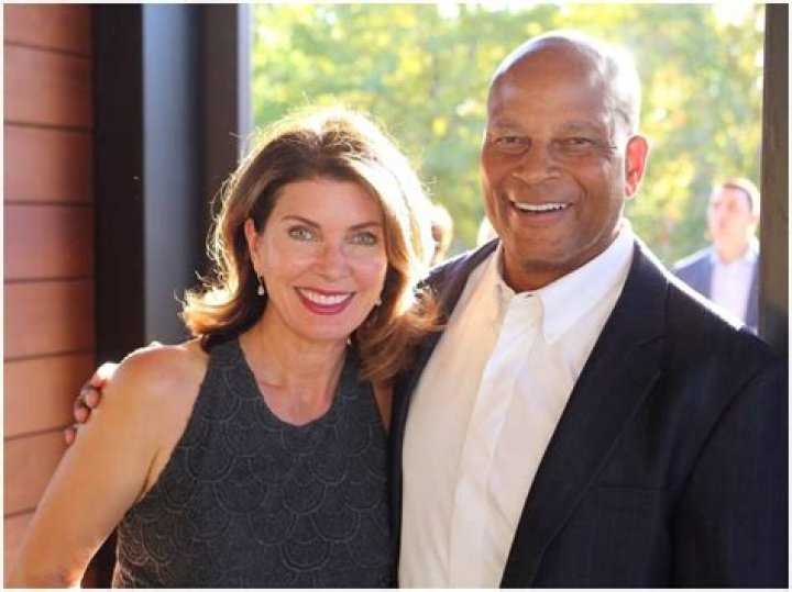 Karen King Biography, Age, Height, Husband, Net Worth, Family ·
